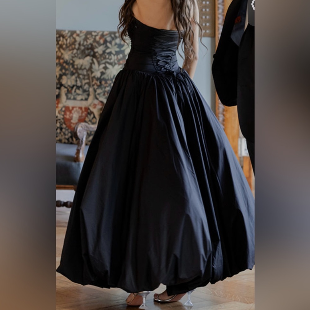 Chic Black Strapless Gown - Picture 4 of 4